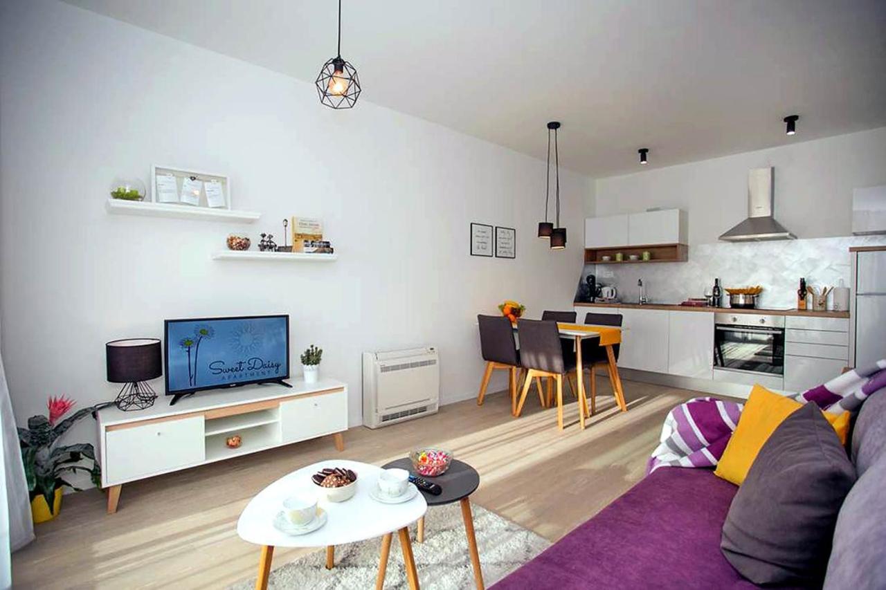 Apartment Sweet Daisy With Parking Zadar Bagian luar foto
